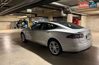 Ліфтбек Tesla Model S 2014 в Києві