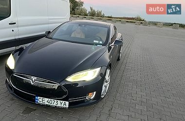 Tesla Model S 2015