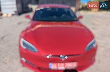 Лифтбек Tesla Model S 2016 в Виннице
