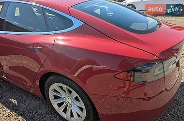 Лифтбек Tesla Model S 2016 в Виннице