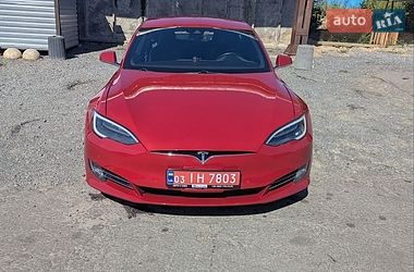 Лифтбек Tesla Model S 2016 в Виннице