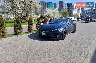 Tesla Model S 2015