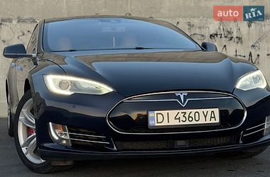 Лифтбек Tesla Model S 2015 в Львове