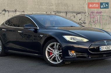 Лифтбек Tesla Model S 2015 в Львове
