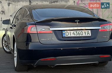 Лифтбек Tesla Model S 2015 в Львове