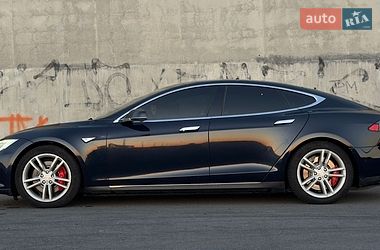 Лифтбек Tesla Model S 2015 в Львове