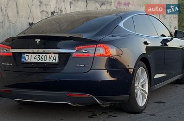Лифтбек Tesla Model S 2015 в Львове