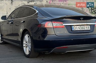 Лифтбек Tesla Model S 2015 в Львове