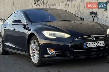 Лифтбек Tesla Model S 2015 в Львове