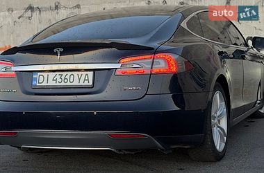 Лифтбек Tesla Model S 2015 в Львове