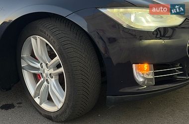Лифтбек Tesla Model S 2015 в Львове