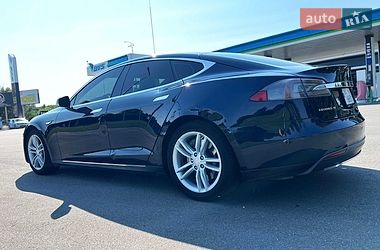 Ліфтбек Tesla Model S 2014 в Києві фото 10 Ліфтбек Tesla Model S 2014 в Києві