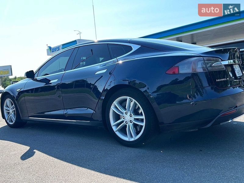 Ліфтбек Tesla Model S 2014 в Києві фото 10 Ліфтбек Tesla Model S 2014 в Києві