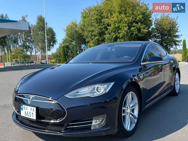 Ліфтбек Tesla Model S 2014 в Києві фото 13 Ліфтбек Tesla Model S 2014 в Києві