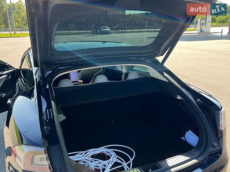 Ліфтбек Tesla Model S 2014 в Києві фото 14 Ліфтбек Tesla Model S 2014 в Києві