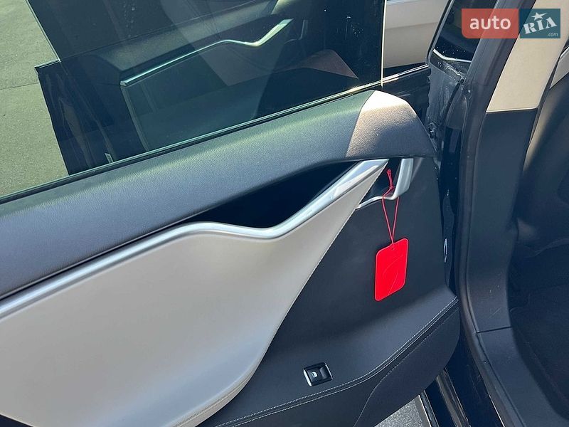 Ліфтбек Tesla Model S 2014 в Києві фото 16 Ліфтбек Tesla Model S 2014 в Києві