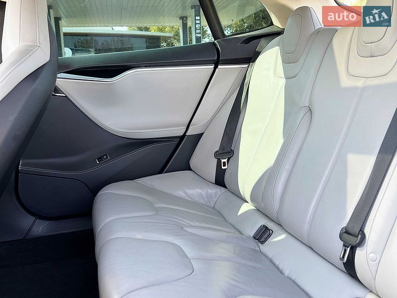 Ліфтбек Tesla Model S 2014 в Києві фото 17 Ліфтбек Tesla Model S 2014 в Києві