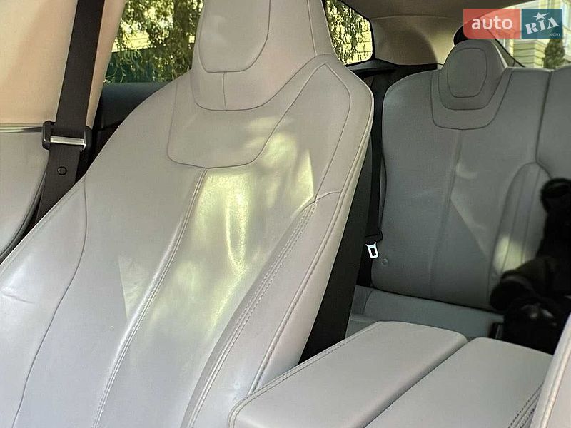 Ліфтбек Tesla Model S 2014 в Києві фото 20 Ліфтбек Tesla Model S 2014 в Києві