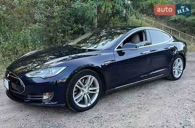 Ліфтбек Tesla Model S 2014 в Києві фото 22 Ліфтбек Tesla Model S 2014 в Києві