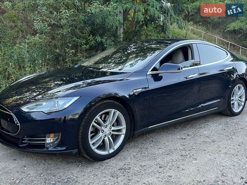 Ліфтбек Tesla Model S 2014 в Києві фото 22 Ліфтбек Tesla Model S 2014 в Києві