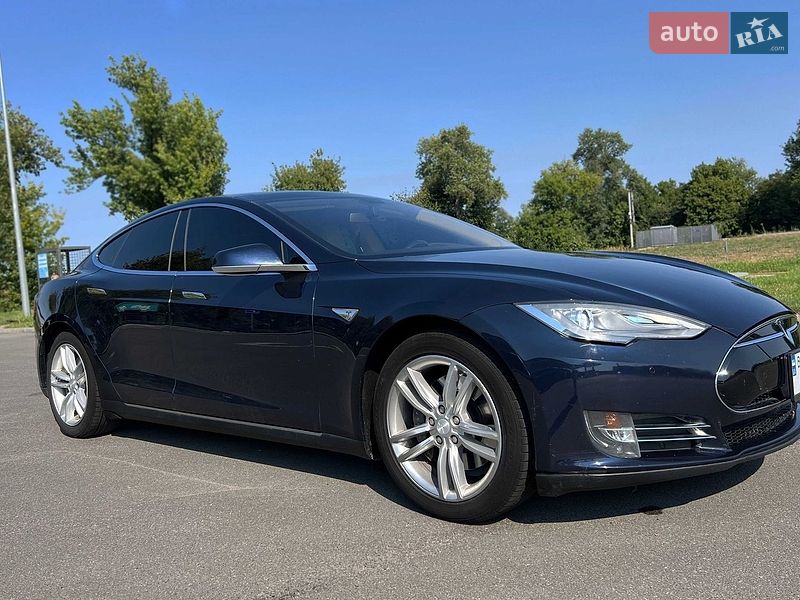 Ліфтбек Tesla Model S 2014 в Києві фото 25 Ліфтбек Tesla Model S 2014 в Києві