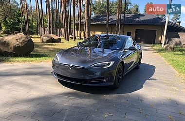 Tesla Model S  2016