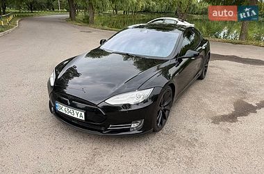 Лифтбек Tesla Model S 2016 в Ровно