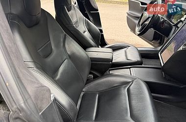 Лифтбек Tesla Model S 2016 в Ровно