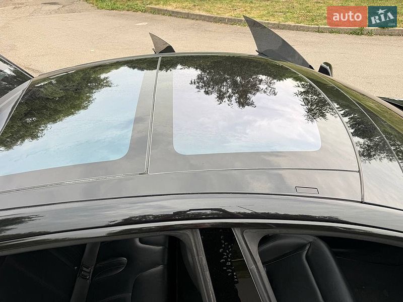 Лифтбек Tesla Model S 2016 в Ровно
