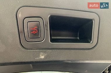 Лифтбек Tesla Model S 2016 в Ровно