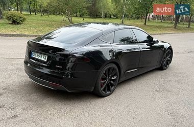 Лифтбек Tesla Model S 2016 в Ровно
