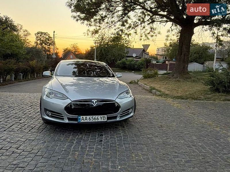 Tesla Model S 2013 Tesla Model S 2013