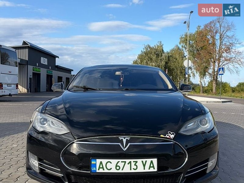 Tesla Model S 2013