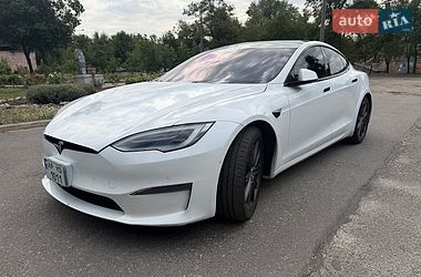 Tesla Model S  2021