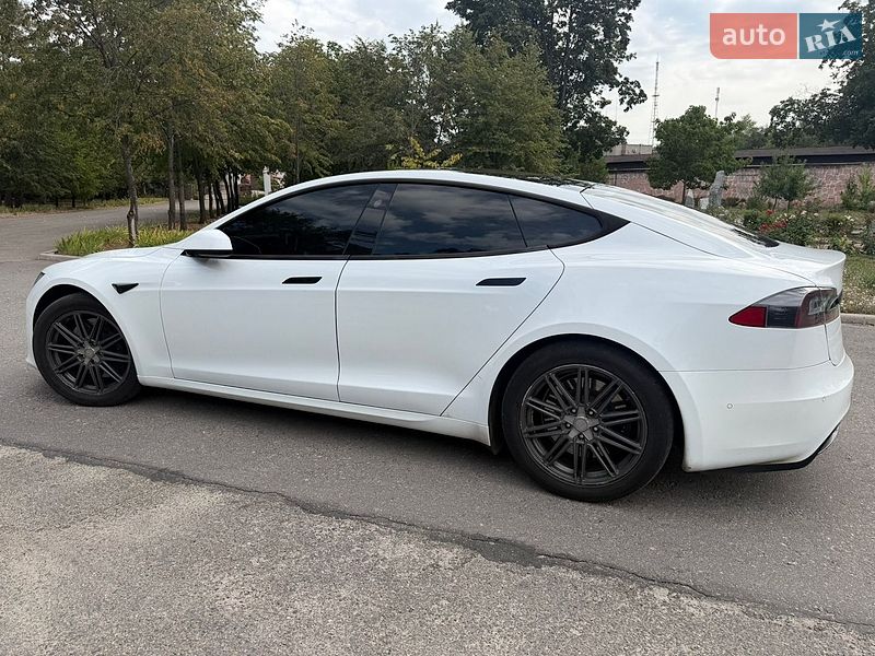 Ліфтбек Tesla Model S 2021 в Запоріжжі фото 4 Ліфтбек Tesla Model S 2021 в Запоріжжі