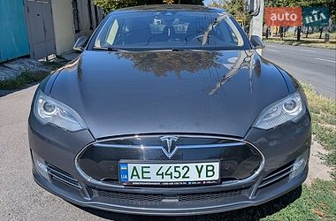 Tesla Model S  2014