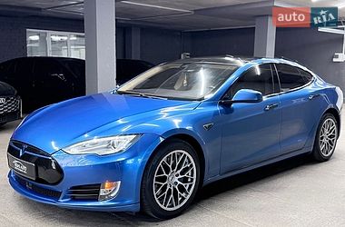 Tesla Model S  2015
