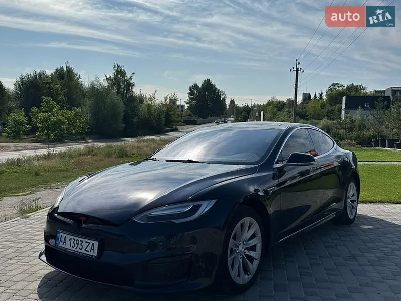 Tesla Model S 2014