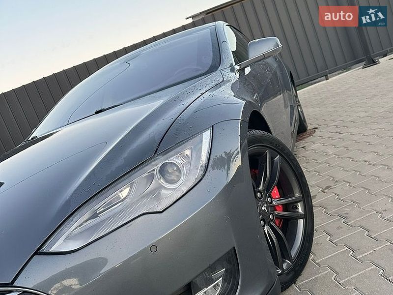 Лифтбек Tesla Model S 2014 в Луцке