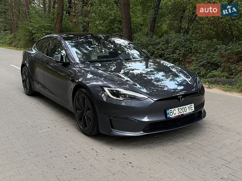 Tesla Model S 2021