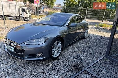 Tesla Model S  2014