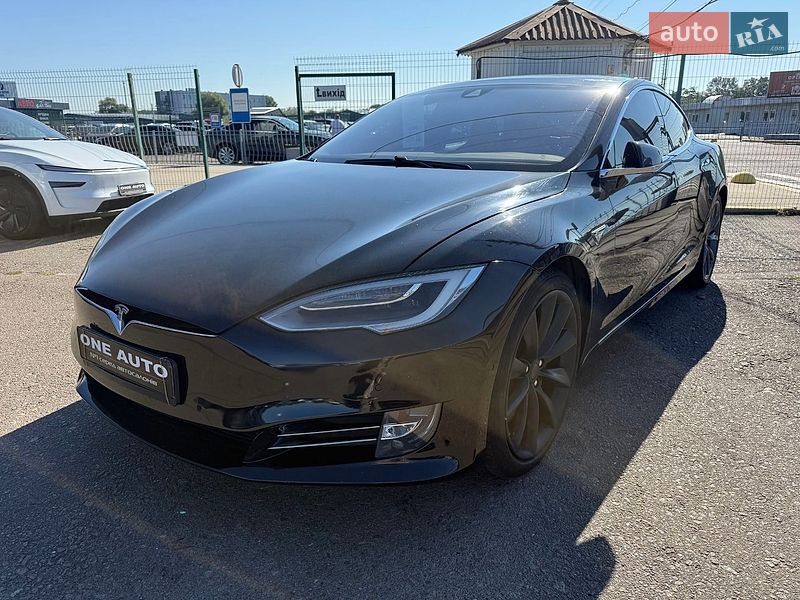 Tesla Model S 2016