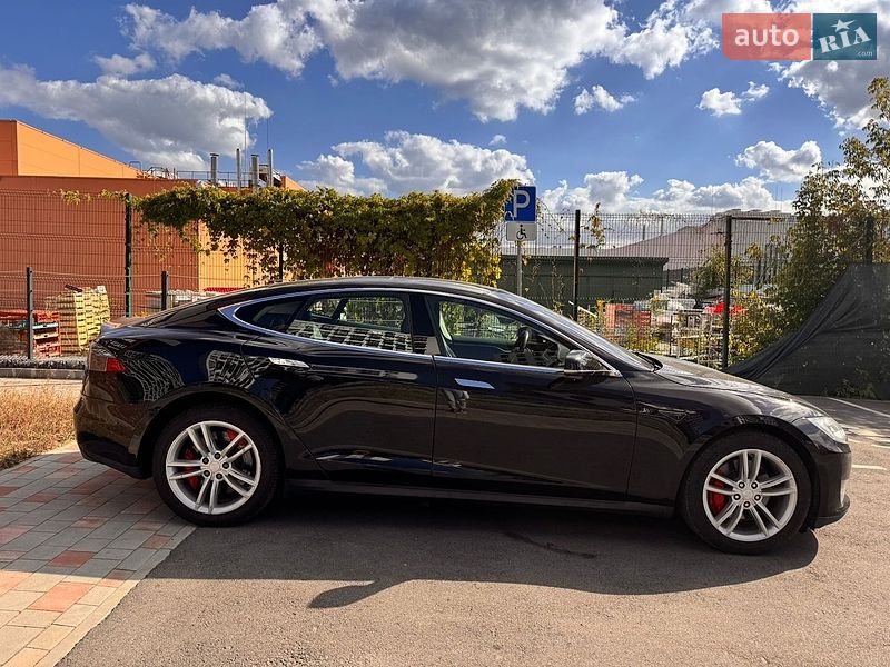 Лифтбек Tesla Model S 2012 в Киеве фото 4 Лифтбек Tesla Model S 2012 в Киеве