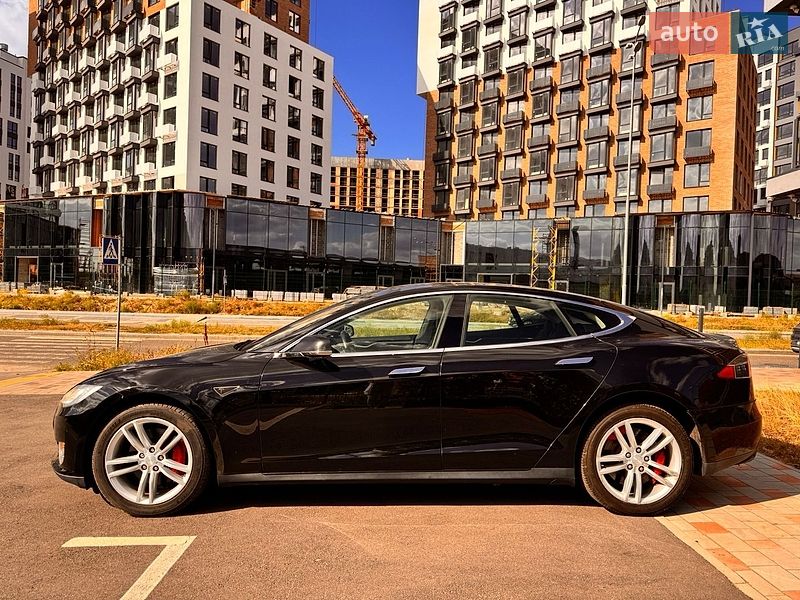 Лифтбек Tesla Model S 2012 в Киеве фото 5 Лифтбек Tesla Model S 2012 в Киеве