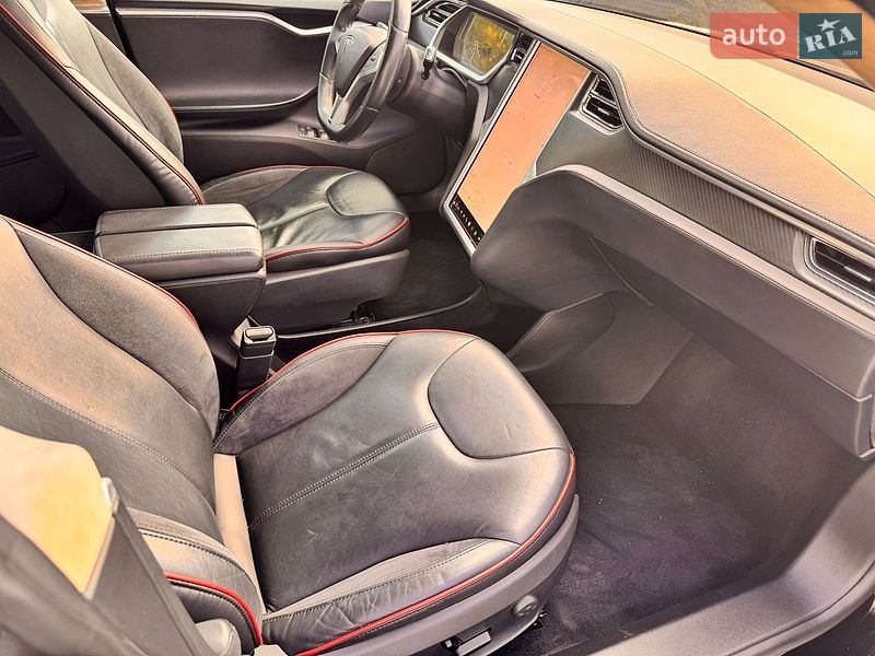 Лифтбек Tesla Model S 2012 в Киеве фото 8 Лифтбек Tesla Model S 2012 в Киеве