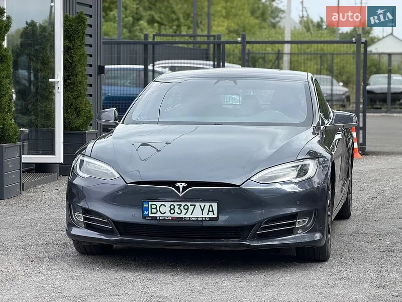 Tesla Model S 2018