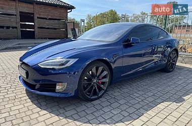 Tesla Model S 2020