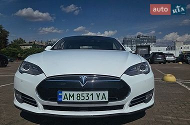 Ліфтбек Tesla Model S 2014 в Житомирі