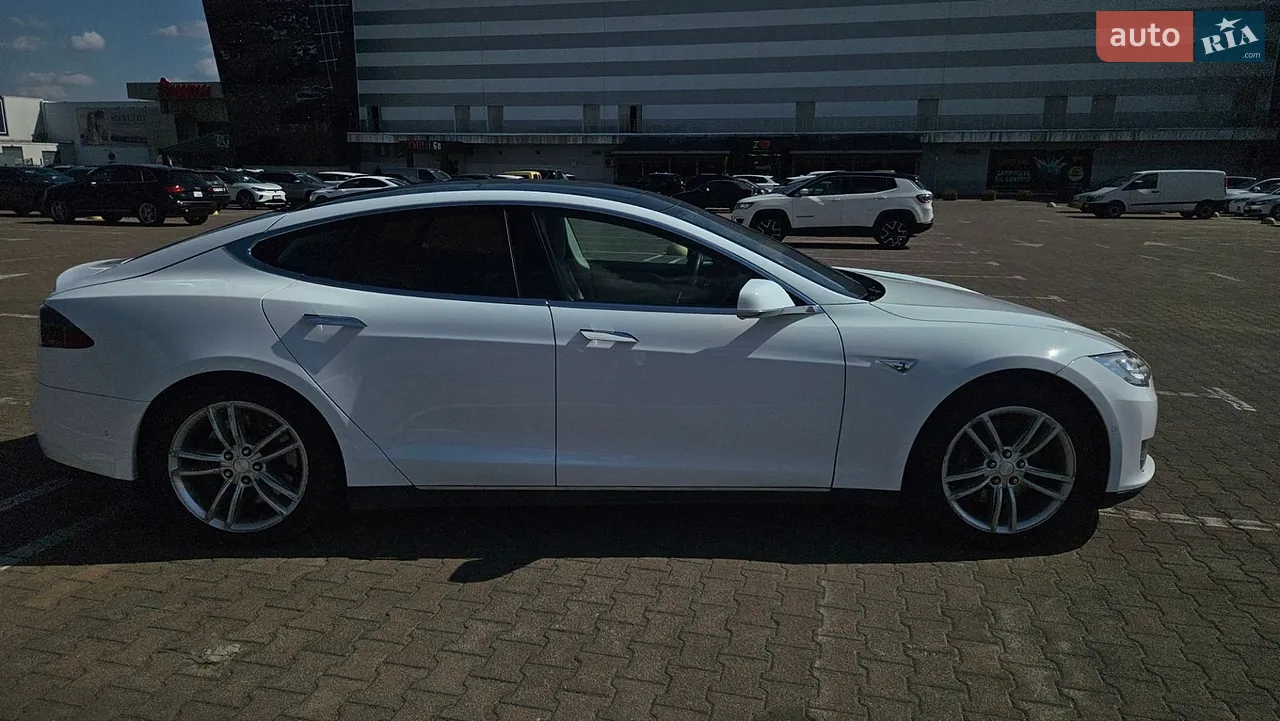 2014 Tesla Model S - мініатюра 4