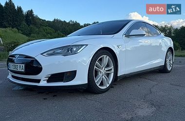 Tesla Model S  2015